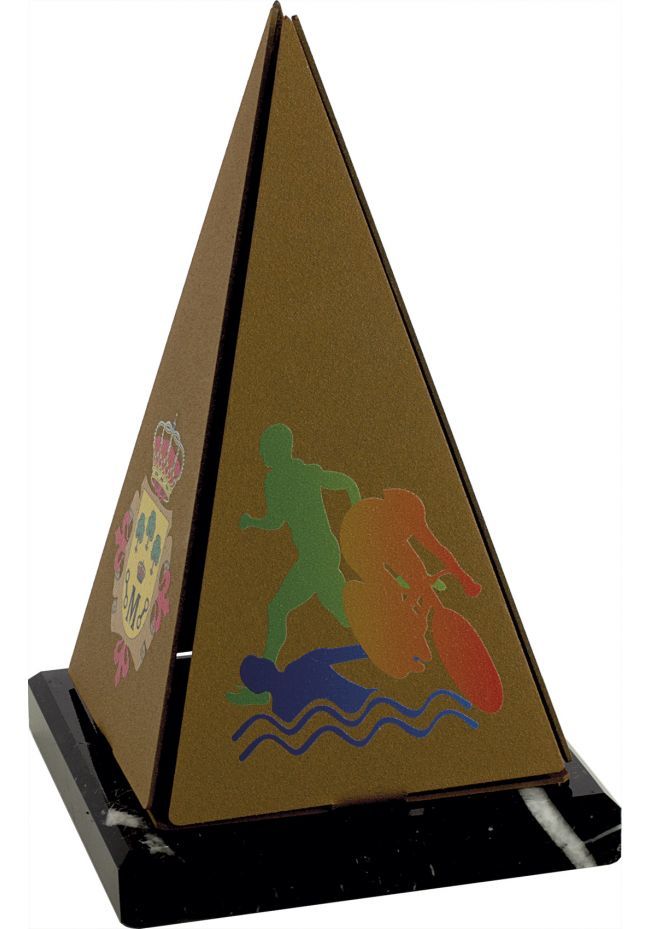 Trofeo metal pirámide color