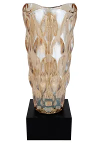 Vaso esculpido troféu