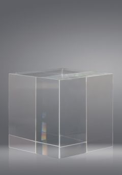 Trofeo de cristal en forma de cubo Thumb