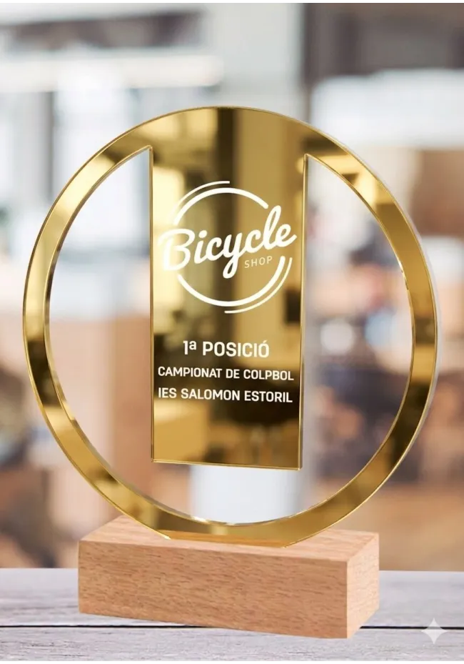 Trofeo cerchio dorato personalizzato
