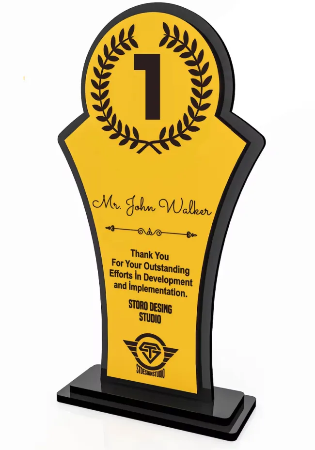 Troféu acrílico dourado