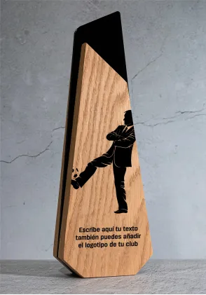 Fußballpokal aus Holz