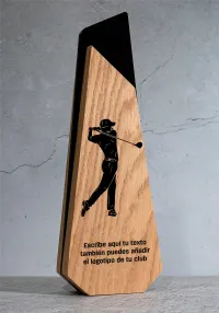 Trofeo de golf en madera
