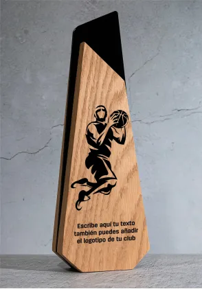 Basketballtrophäe aus Holz