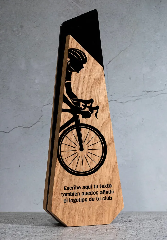 Trofeo de ciclismo en madera