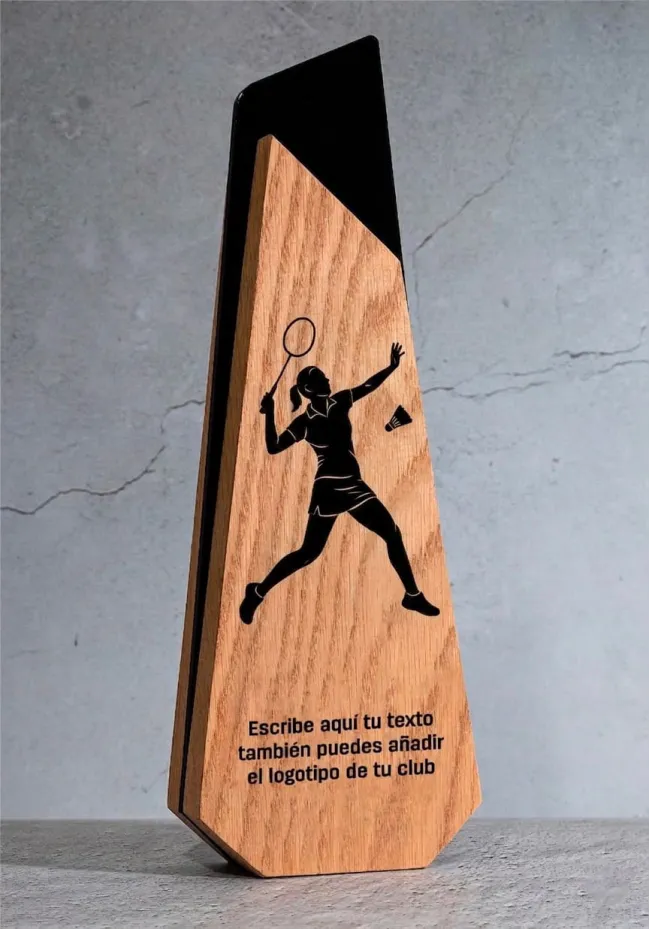 Trophée de badminton en bois