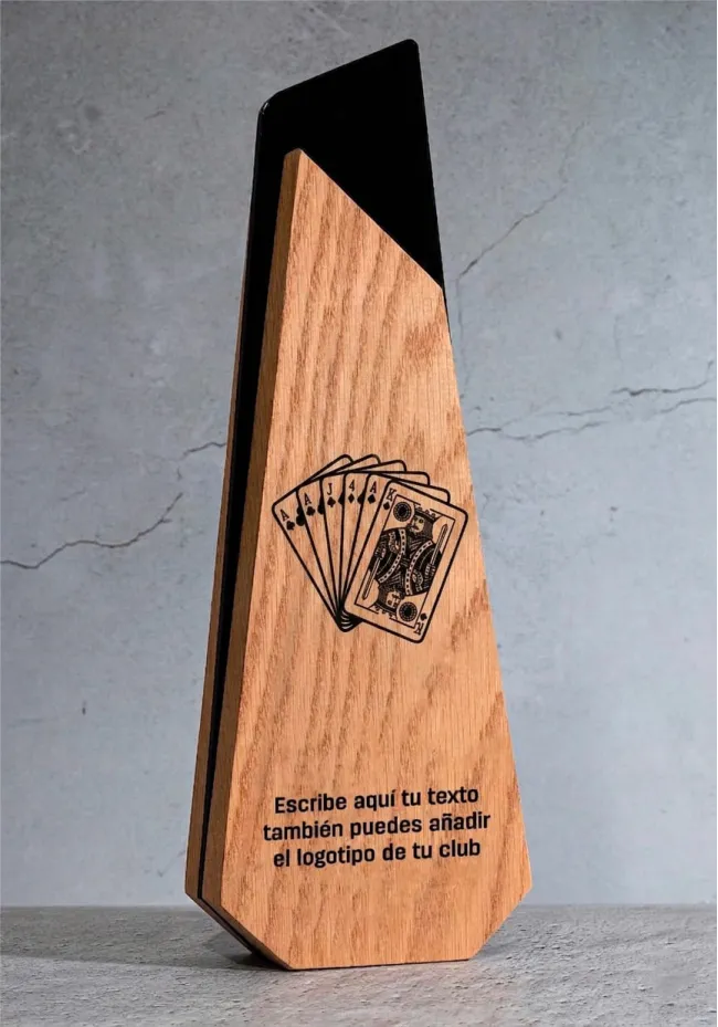 Trophée en carton de bois