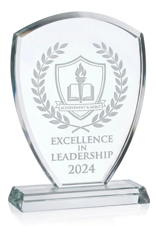 Trofeo de Cristal de Diseño en Forma de Escudo - Premio Elegante y Personalizable