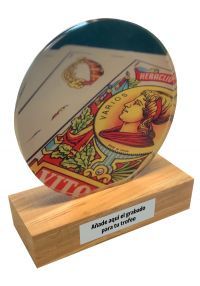 Trofeo in metacrilato e base di lettere in legno