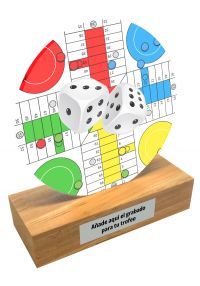 Parchis in metacrilato e trofeo in legno