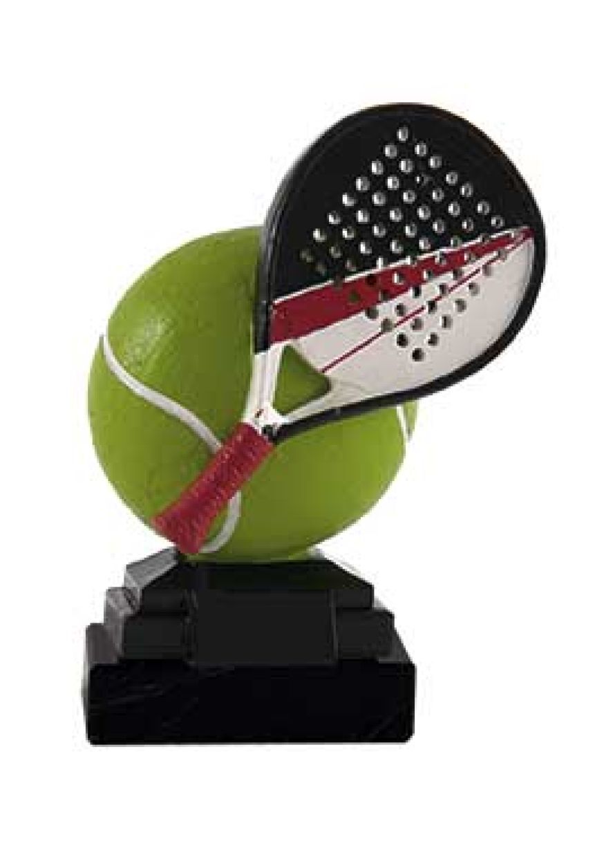 Trofeo raqueta apoyada en pelota a color