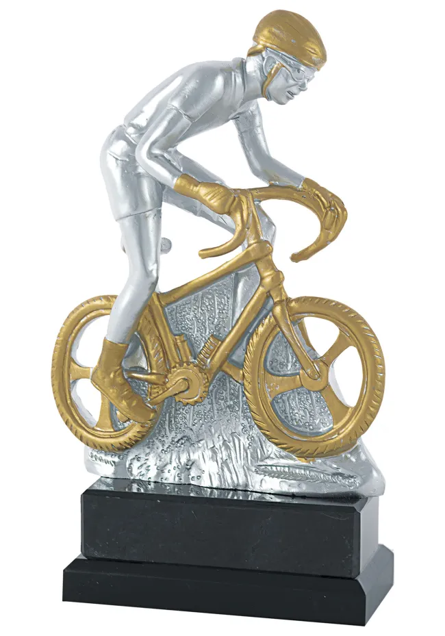 Figure mountainbike avec sac à dos