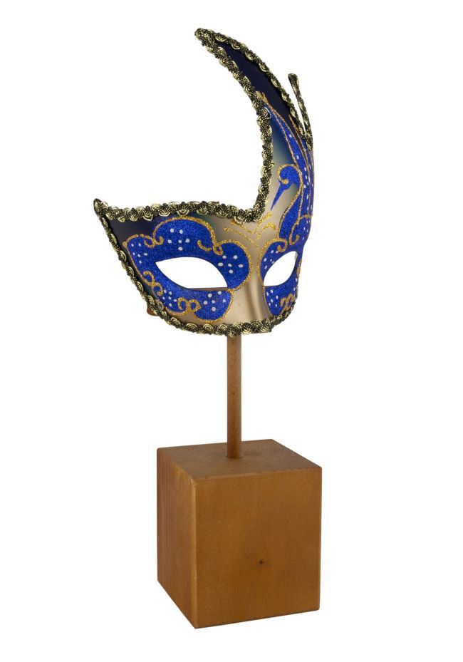 Trophy carnival mask